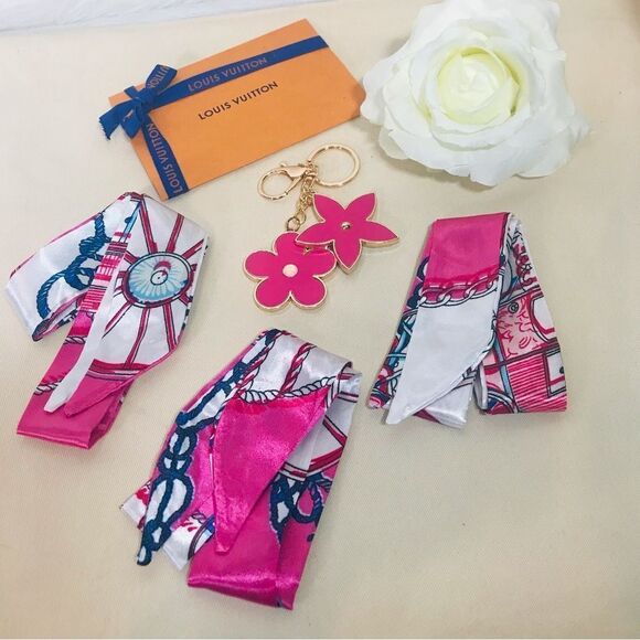 Silk scarf twilly and Hot pink Bag charm - Picture 2 of 5